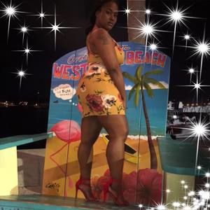 Meet your Posher, Janày